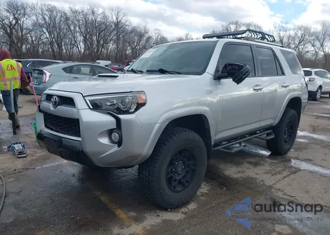 2016 Toyota 4Runner Trail z USA, uszkodzony, nr VIN JTEBU5JR1G5358952